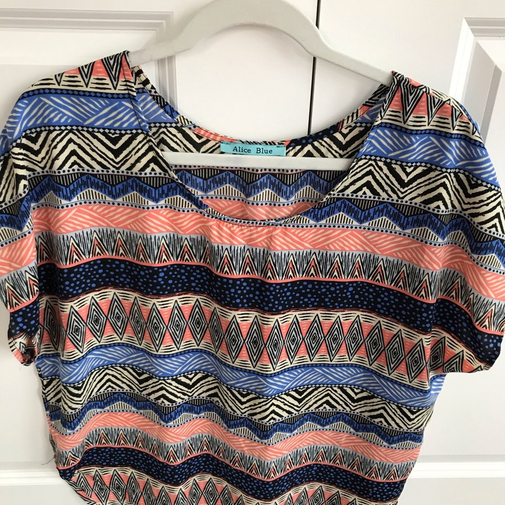 aztec patterned tee shirt